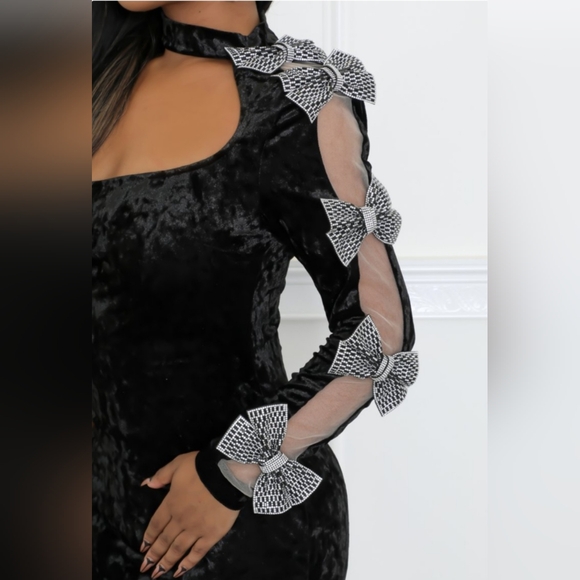 026. BLACK VELVET DRESS WITH BOWS - Picture 4 of 5